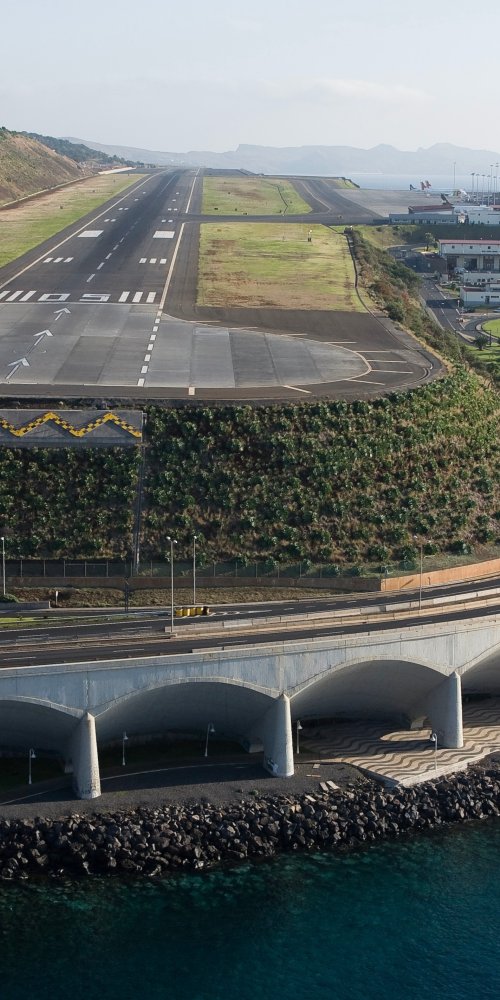 Transport options near Madeira Funchal Airport, PT hotel