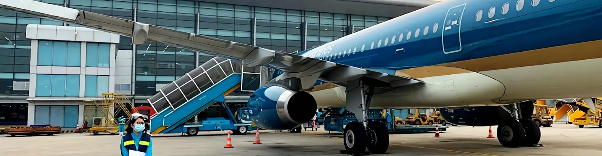 Noi Bai Airport hotel exterior at dusk