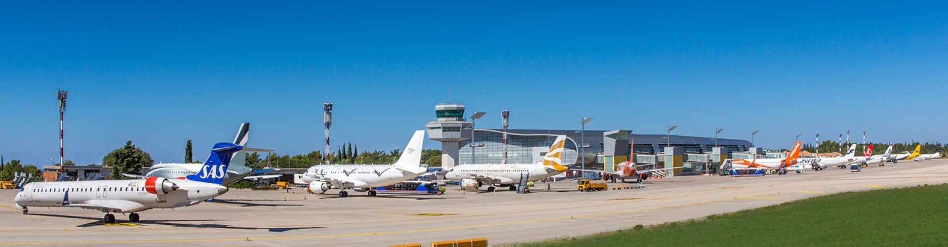 Shuttle bus near Dubrovnik Airport hotel