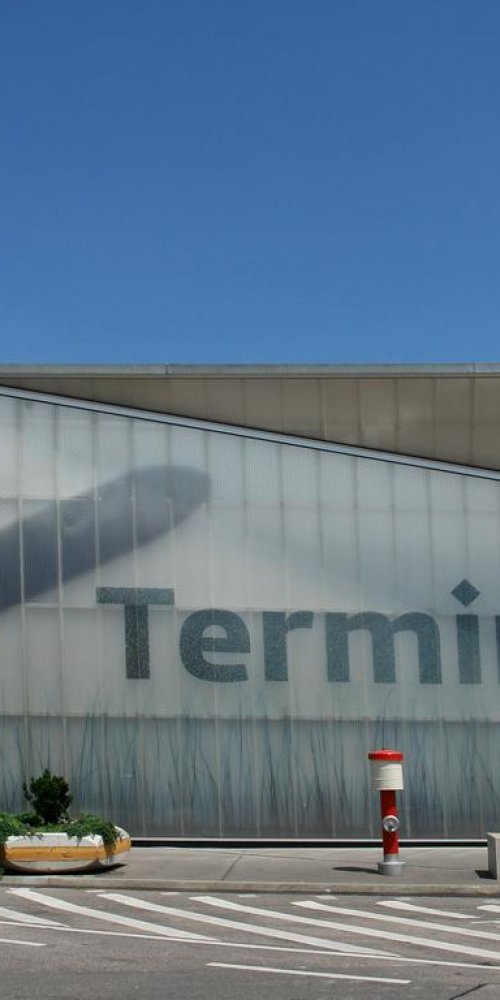 Hotel shuttle and transport at Vienna Schwechat Airport, AT